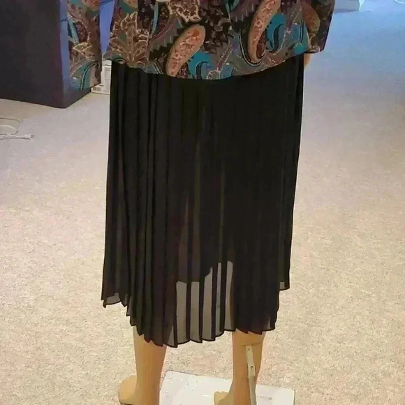 Vintage 80s dress  - Picture 5 of 7